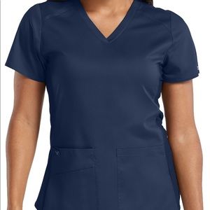 Med Couture Touch
Kerri Shirttail Hem Vneck Top